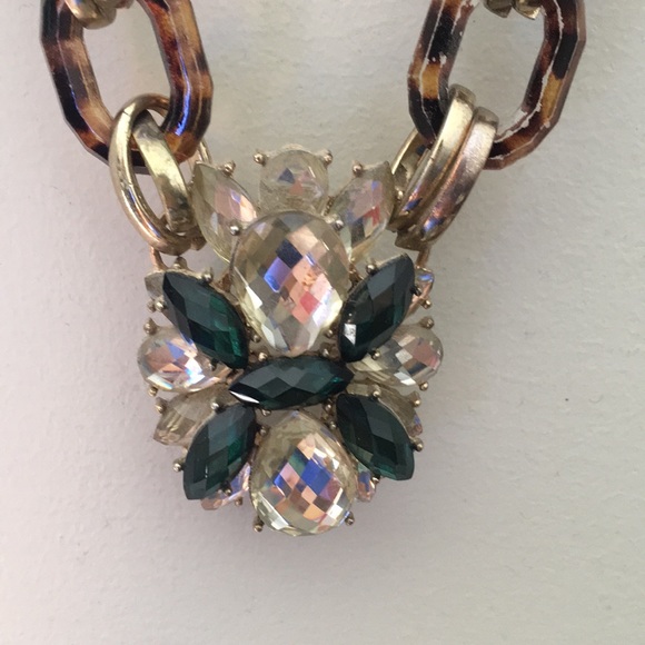 Statement Tortoise Links/Jeweled Pendant Necklace - Picture 3 of 4